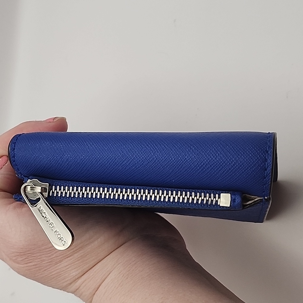 Michael Kors Bifold w/ Coin Zip Pocket Blue Silver Hardware - Picture 5 of 17